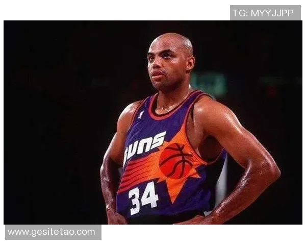 战术革新!新教练如何激活球星绯闻?